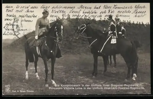 AK Kronprinzessin Cecilie in der Uniform ihres Dragoner-Regiments, Prinzessin Viktoria Luise in Uniform ihres Rgts.