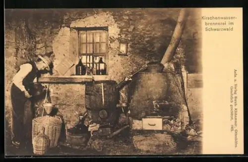 AK Schwarzwälder Tracht, Kirschwasserbrennerei im Schwarzwald, Mann beim destilieren