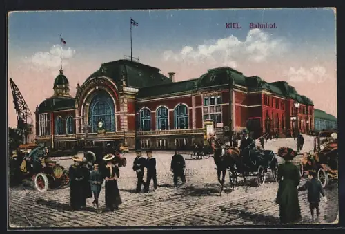 AK Kiel, Bahnhof mit geschäftigem Treiben
