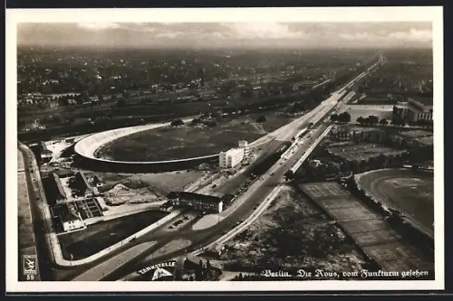 AK Berlin-Charlottenburg, Avus-Autobahn vom Funkturm aus gesehen