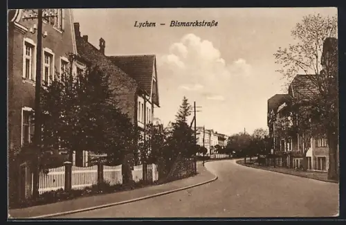 AK Lychen, Bismarckstrasse mit Wohnhäusern