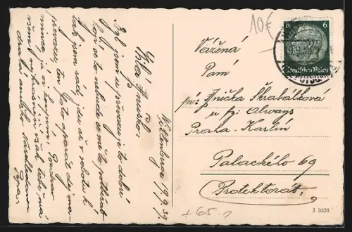 AK Wittenberge /Pdm., Platz vorm Bahnhof mit Automobilen