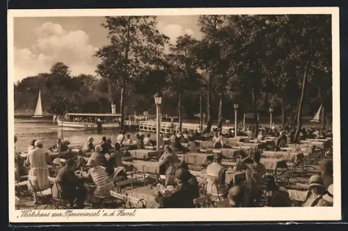 AK Berlin-Wannsee, Gasthaus zur Pfaueninsel, Inh. Gustav Prinz, Biergarten, Schiffsanleger