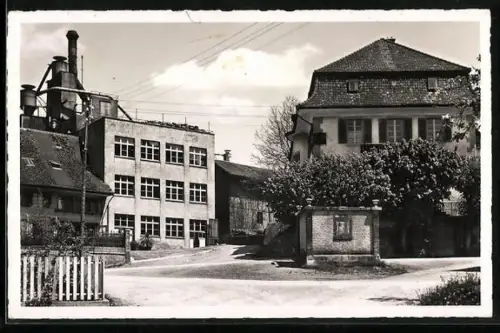 AK Dürrenäsch, Strassenpartie mit Fabrik