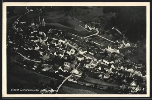 AK Elzach /Schwarzwald, Teilansicht, Fliegeraufnahme