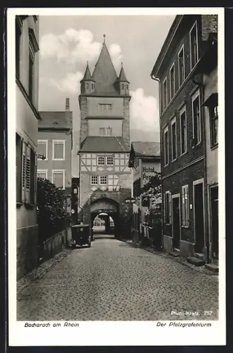 AK Bacharach am Rhein, Strassenpartie am Pfalzgrafenturm