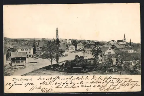 AK Sins /Aargau, Ortspanorama mit Brücke, Anlage und Strasse aus der Vogelschau