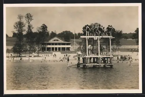 AK Meisterschwanden, Strandbad am Hallwilersee, Sprungplateau und Gebäude vom Wasser aus