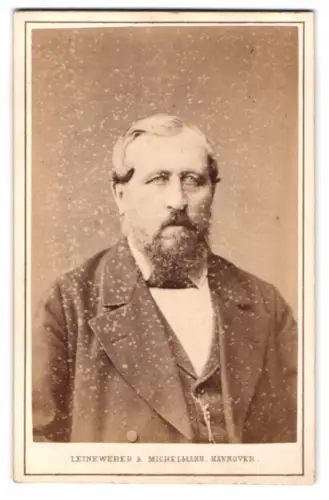 Fotografie Leineweber & Michelmann, Hannover, Mehlstrasse 6, Porträt eines Herrn mit Bart