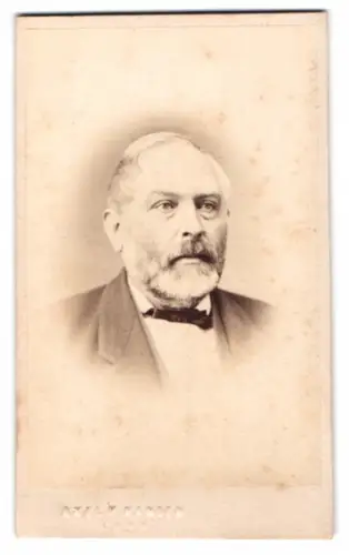 Fotografie Axel V. Hansen, Lund, Porträt eines älteren Herrn