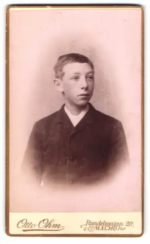 Fotografie Otto Ohm, Malmö, Rundelsgatan 20, Porträt eines Jungen
