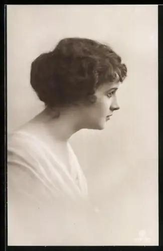 Foto-AK RPH SBW Nr. 6481/82: Fräulein im weissen Kleid