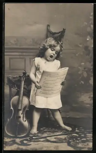 Foto-AK RPH SBW Nr. 531/32: Kleines Mädchen mit Notenheft