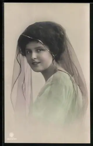 Foto-AK RPH SBW Nr. 1633/34: Fräulein mit Kopftuch