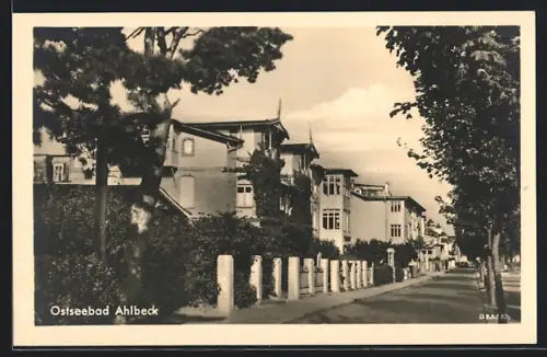 AK Ahlbeck / Seebad, Strassenpartie mit Villen
