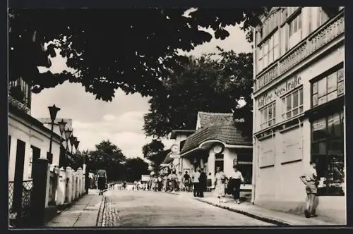 AK Ahlbeck / Seebad, Seestrasse mit Café Seestrasse