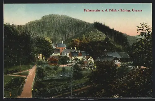 AK Falkenstein / Ludwigstadt, Ortsansicht mit Waldumgebung