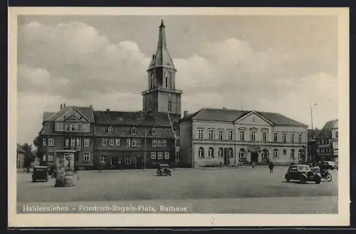 AK Haldensleben, Friedrich-Engels-Platz, Rathaus