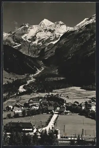 AK Kandersteg, Strassenpartie mit Blümlisalp