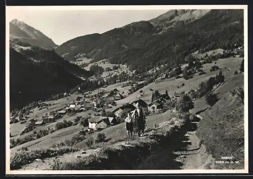 AK Malix, Ortsansicht vom Wanderweg mit Frau und Kind