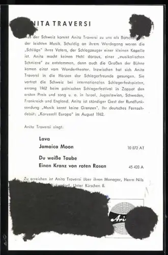 AK Sängerin Anita Traversi umarmt einen Baum, Autograph