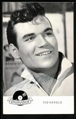 AK Musiker Ted Herold mit lächelndem Gesicht, Autograph
