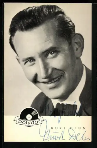 AK Sängerin Kurt Dehn, Portrait im Anzug, Autograph