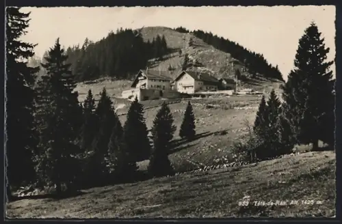 AK Tête-de-Ran, Ortspartie mit Bäumen