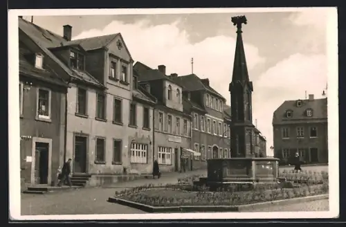 AK Münchberg /Obfr., Denkmal im Ort
