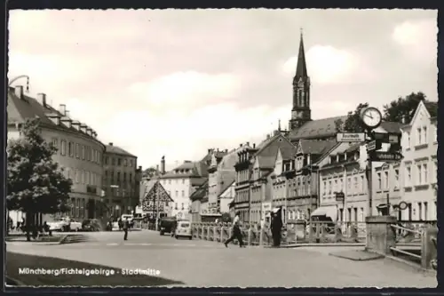 AK Münchberg /Fichtelgebirge, Lindenstrasse in der Stadtmitte