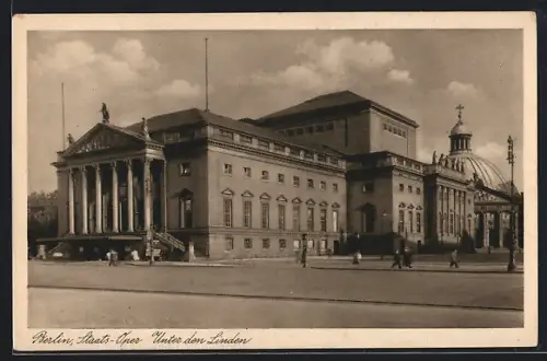 AK Berlin, Staatsoper an der Strasse Unter den Linden