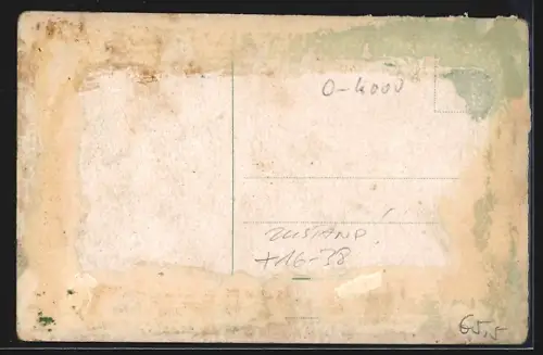 Grusskarten-AK Halle a. S., Stadttypen, Student mit Bierkrug, Soldaten auf dem Weg zum Giebichenstein