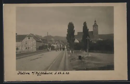 AK Kelbra a. Kyffhäuser, Strassenansicht mit Kirche