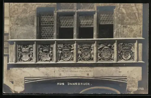 Foto-AK A. Stockhammer: Innsbruck, Balkon mit Wappen