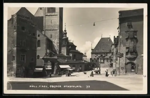 AK Hall /Tirol, Oberer Stadtplatz mit Brunnen
