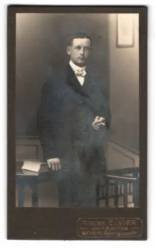 Fotografie Atelier Elvira, Bonn, Remigiusstrasse, Eleganter Herr in Anzug