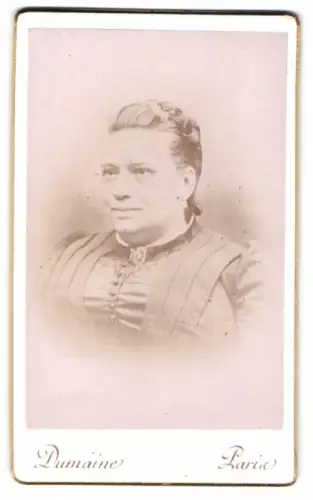 Fotografie Dumaine, Paris, Rue Vivienne 51, Porträt einer Frau