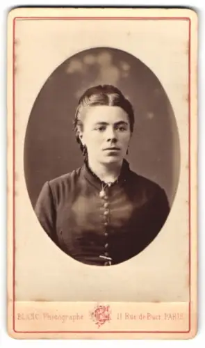 Fotografie BLANC Photographe, Paris, Rue de Buci 11, Porträt einer jungen Frau