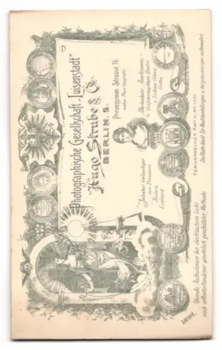 Fotografie Hugo Strube & Co., Berlin, Prinzesinnennstrasse 16, Mädchen an dekorativer Balustrade