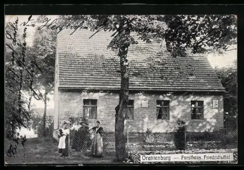 AK Oranienburg, Forsthaus Friedrichsthal mit Garten