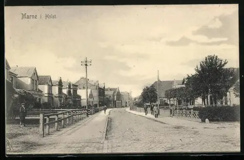 AK Marne i. Holst, Strassenansicht mit Wohnhäusern