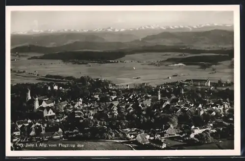 AK Isny i. Allg., Ortsansicht vom Flugzeug aus