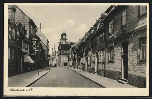 AK Bleicherode a. H., Strassenansicht mit Blick zur Kirche