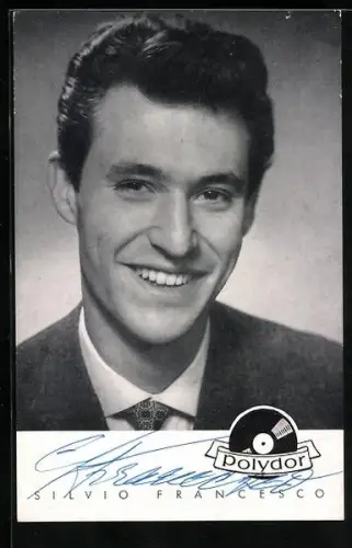 AK Musiker Silvio Francesco lächelt in die Kamera, Autograph