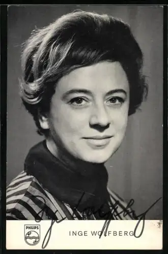 AK Sängerin Inge Wolfberg schaut in die Kamera, Autograph