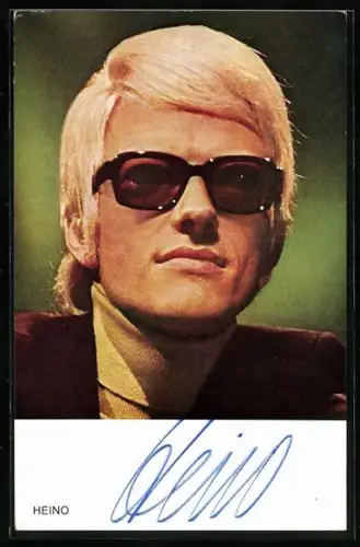 AK Musiker Heino mit Brille porträtiert, Autograph