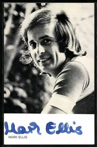 AK Sänger Mark Ellis schaut den Betrachter an, Autograph