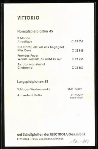 AK Musiker Vittorio, Portrait im hellen Anzug, Autograph