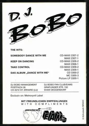 AK Musiker D.J. BoBo vor rotem Hintergrund, Autograph