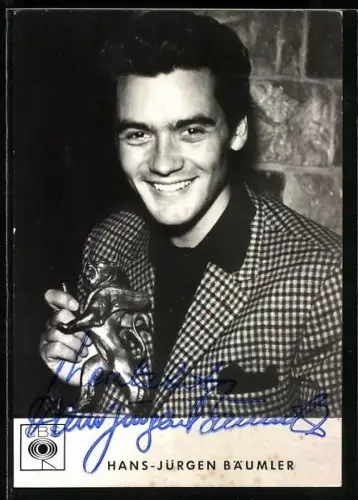 AK Musiker Hans-Jürgen Bäumler mit Löwenfigur, Autograph